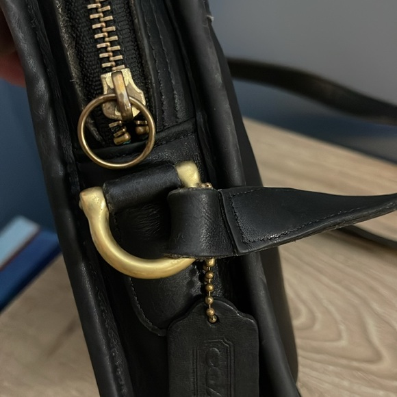 Vintage Coach Black Leather Camera Crossbody Bag - Picture 6 of 9